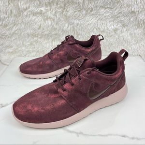 Nike Roshe One Premium Training Shoes Metallic Mahogany Womens Size 9